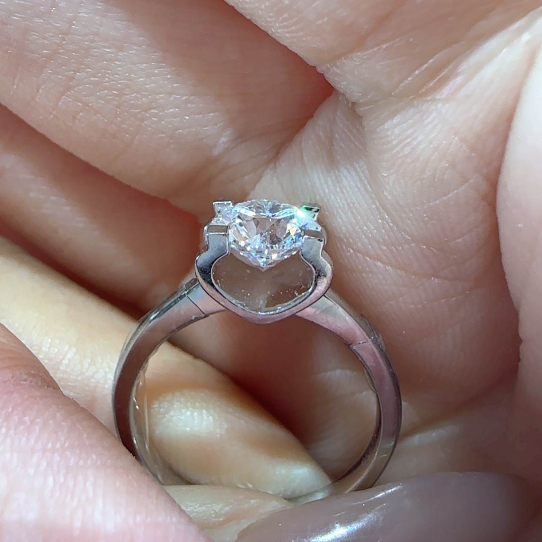 实验室培育钻石铂Pt950镶嵌牛头1卡11号