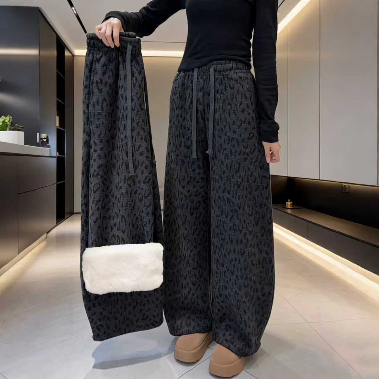 超厚仿兔毛休闲裤2025豹纹冬季潮牌慵懒风保暖棉裤重磅百搭直筒裤