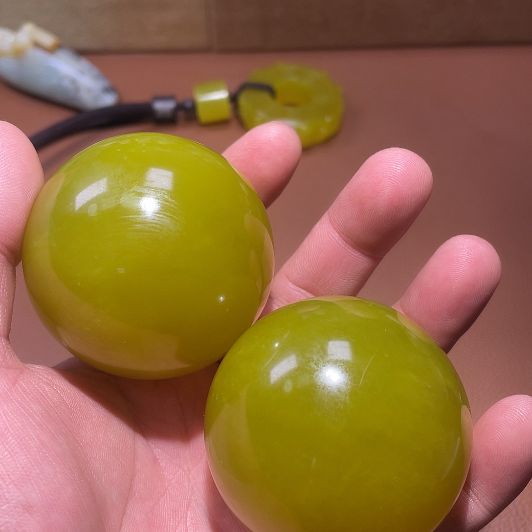 蒙***哥蛇纹石玉未镶嵌珠宝奇石