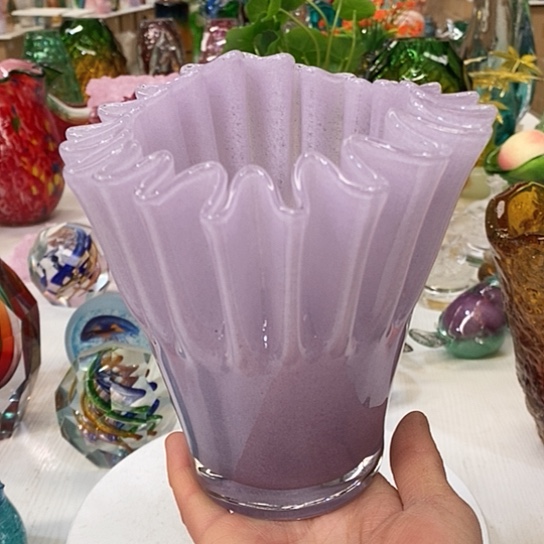 琉璃花瓶高15厘米口径9厘米