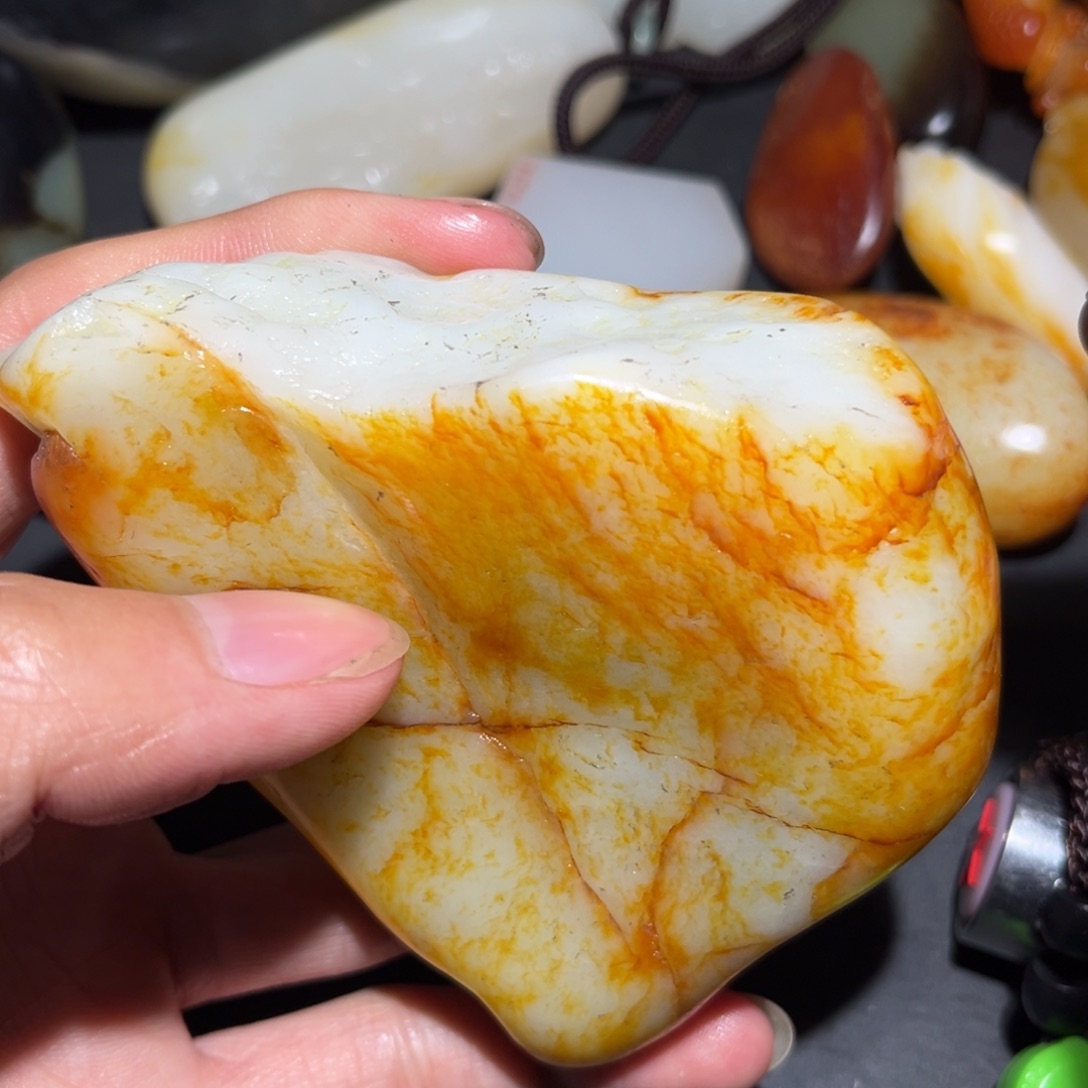 和田玉未镶嵌珠宝奇石