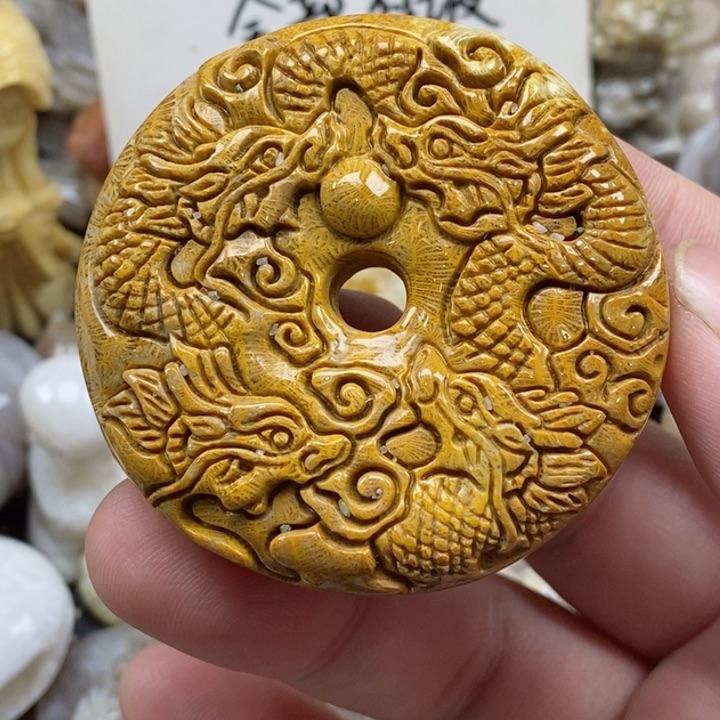 颈饰未镶嵌硅化珊瑚（珊瑚玉）