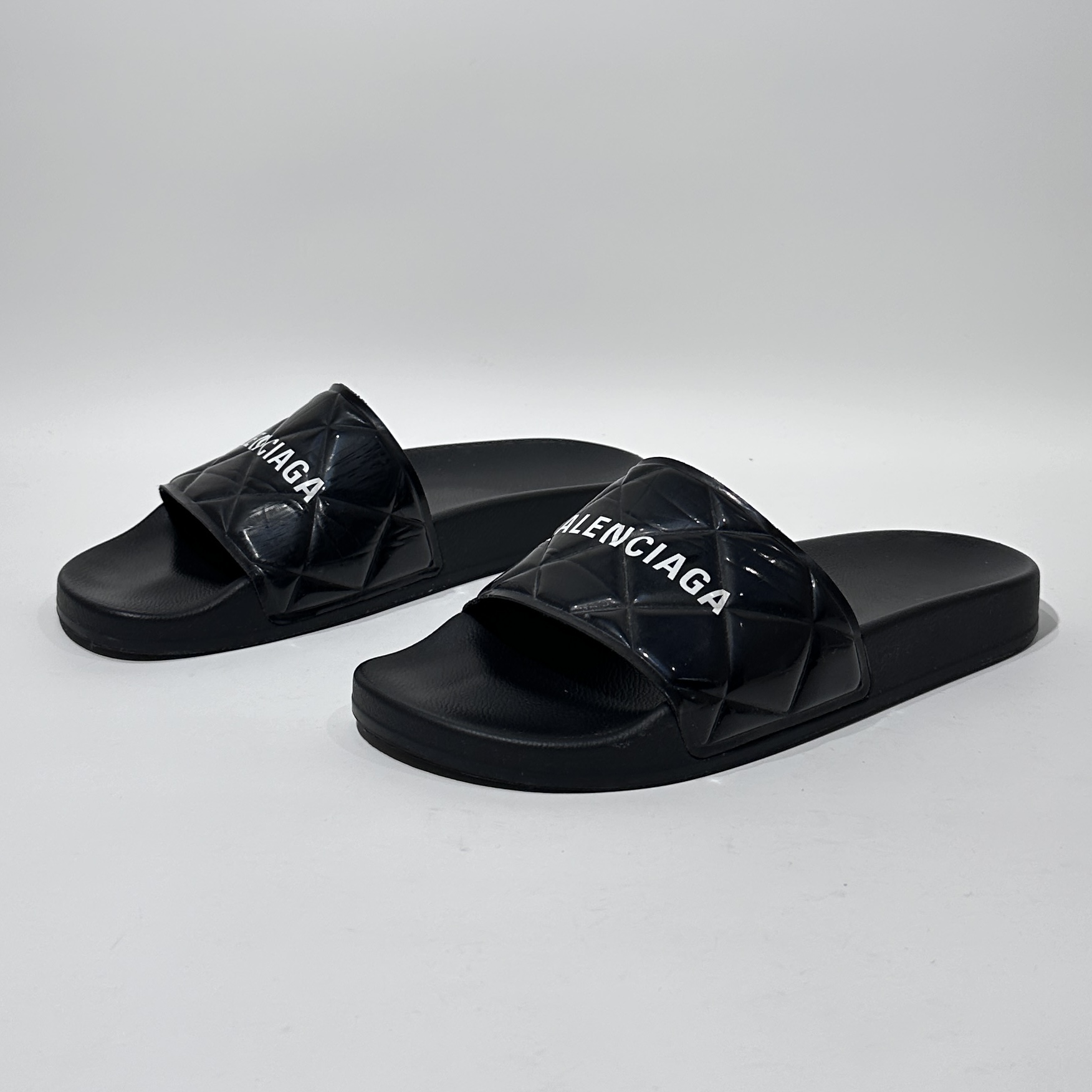 95新 Balenciaga/巴黎世家 39码 黑色时尚一字拖/ML80341