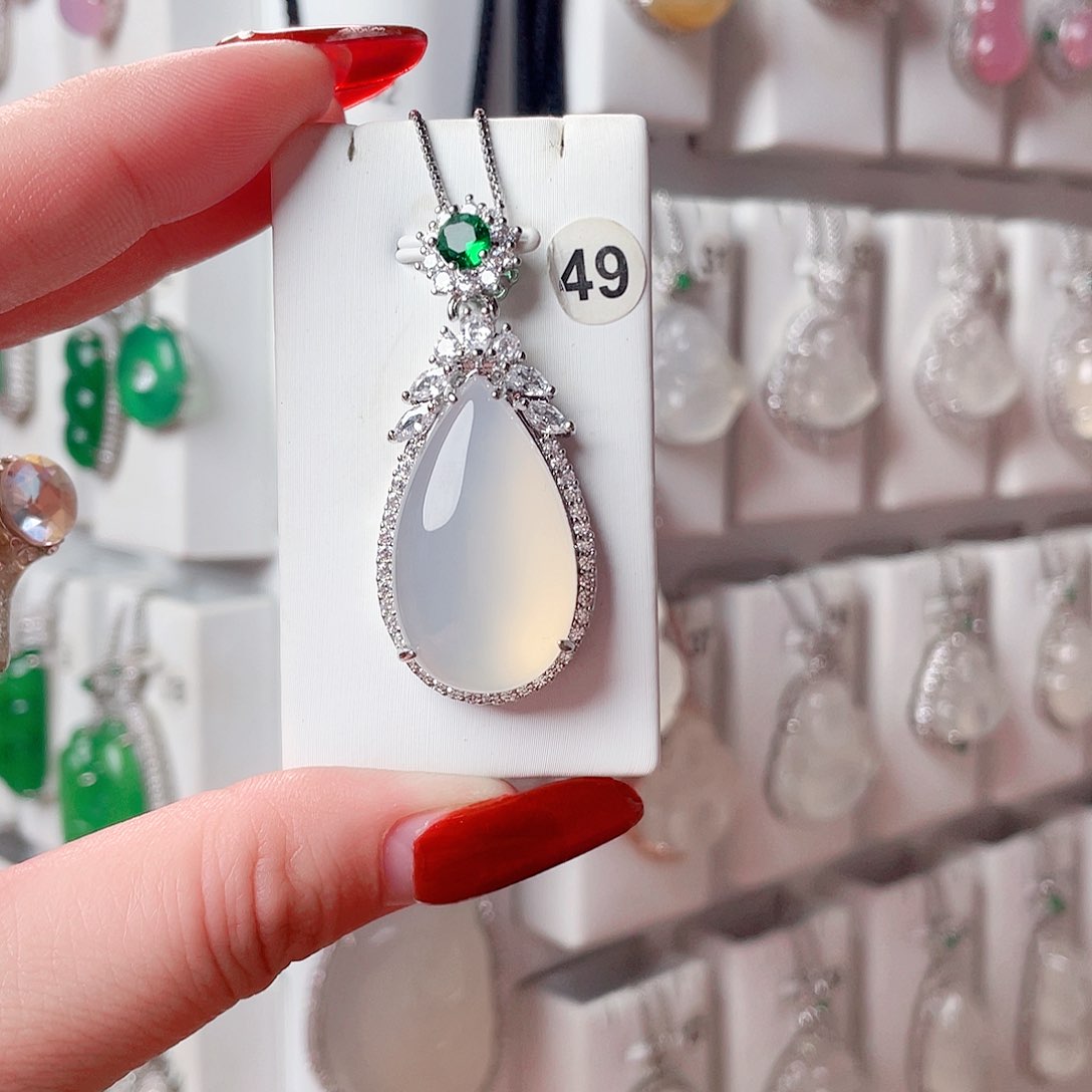 玛瑙/玉髓吊坠(赠链)未镶嵌