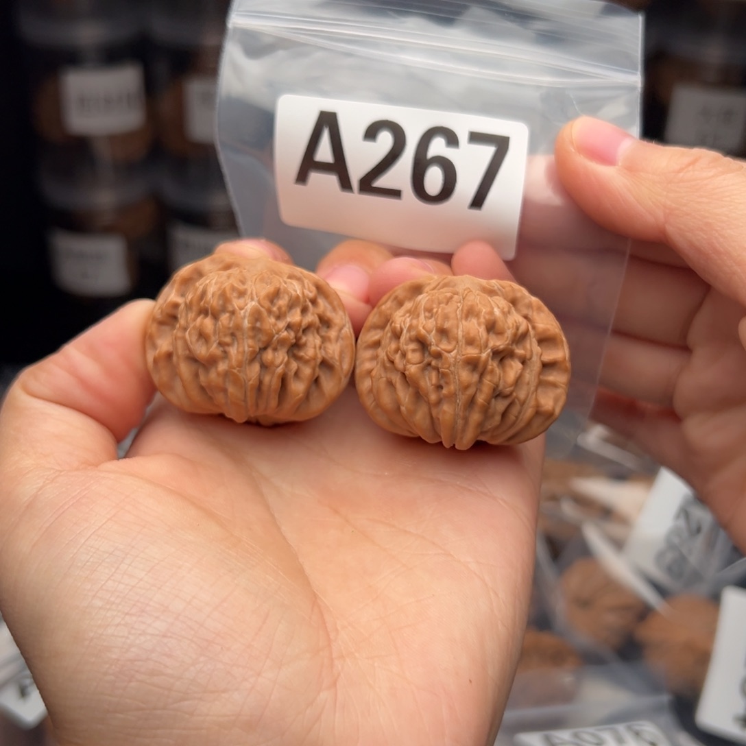 文玩核桃吊坠四座楼39全品