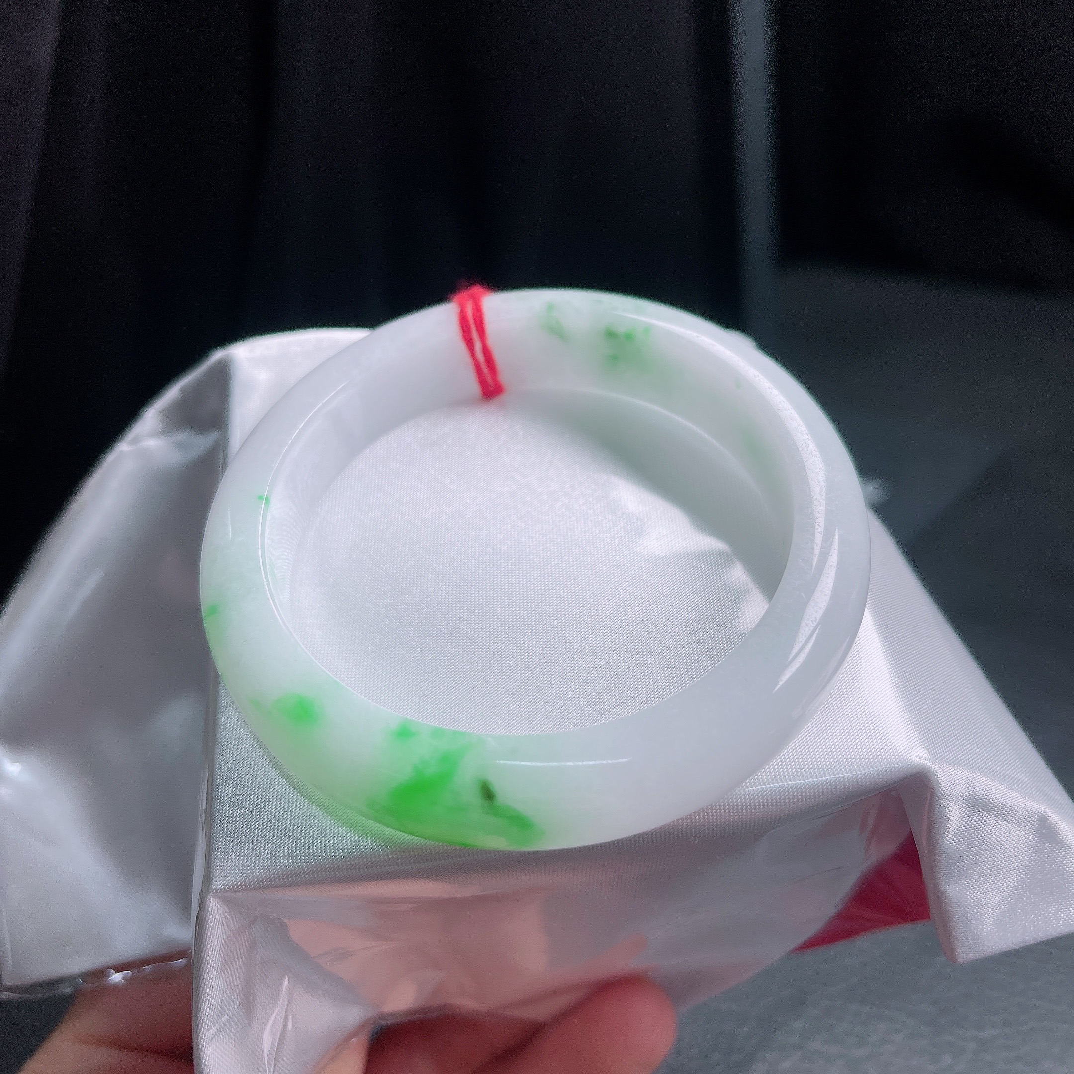 58圈口白底青宽边手镯108