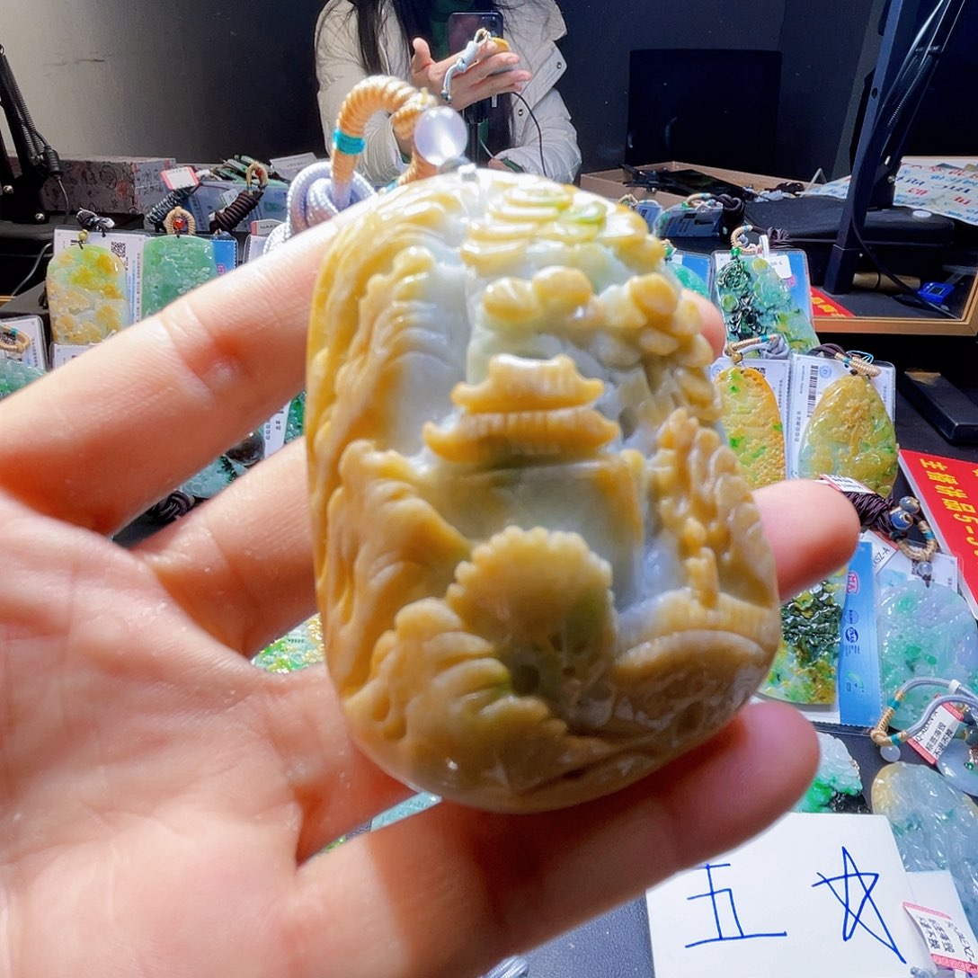 颈饰未镶嵌翡翠一