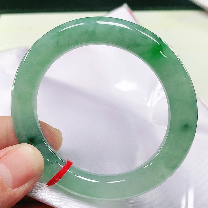 翡翠手镯（圆镯）未镶嵌翡翠手镯未镶嵌