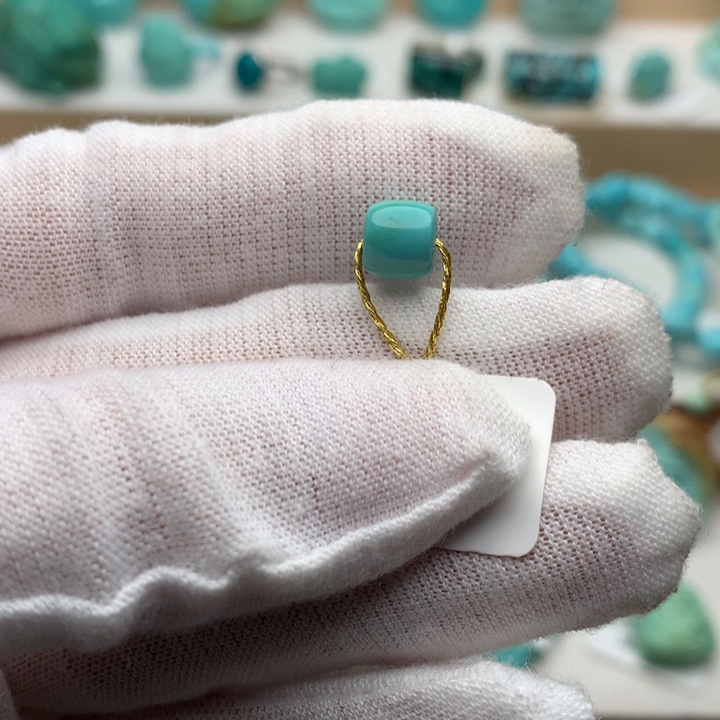 绿松石未镶嵌珠宝奇石高瓷蓝绿直切6.7*6.1mm