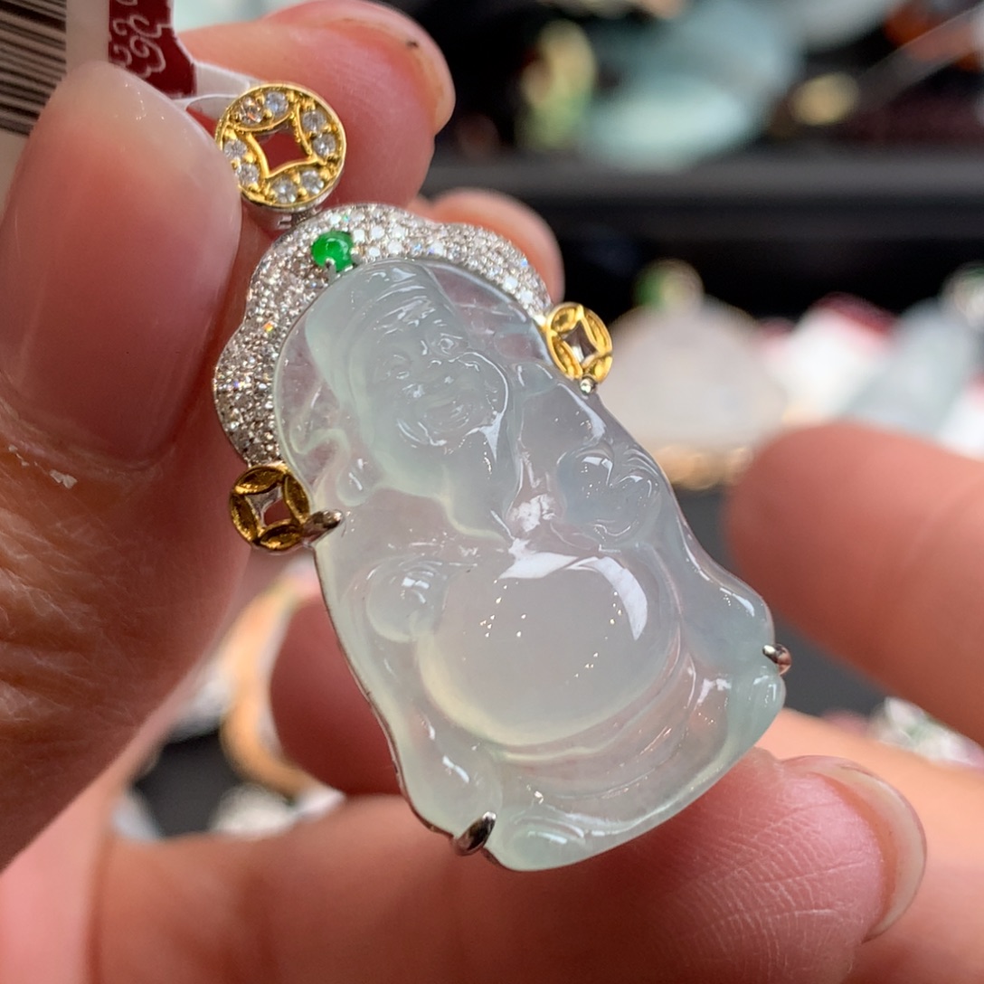 翡翠18K金镶嵌颈饰翡翠