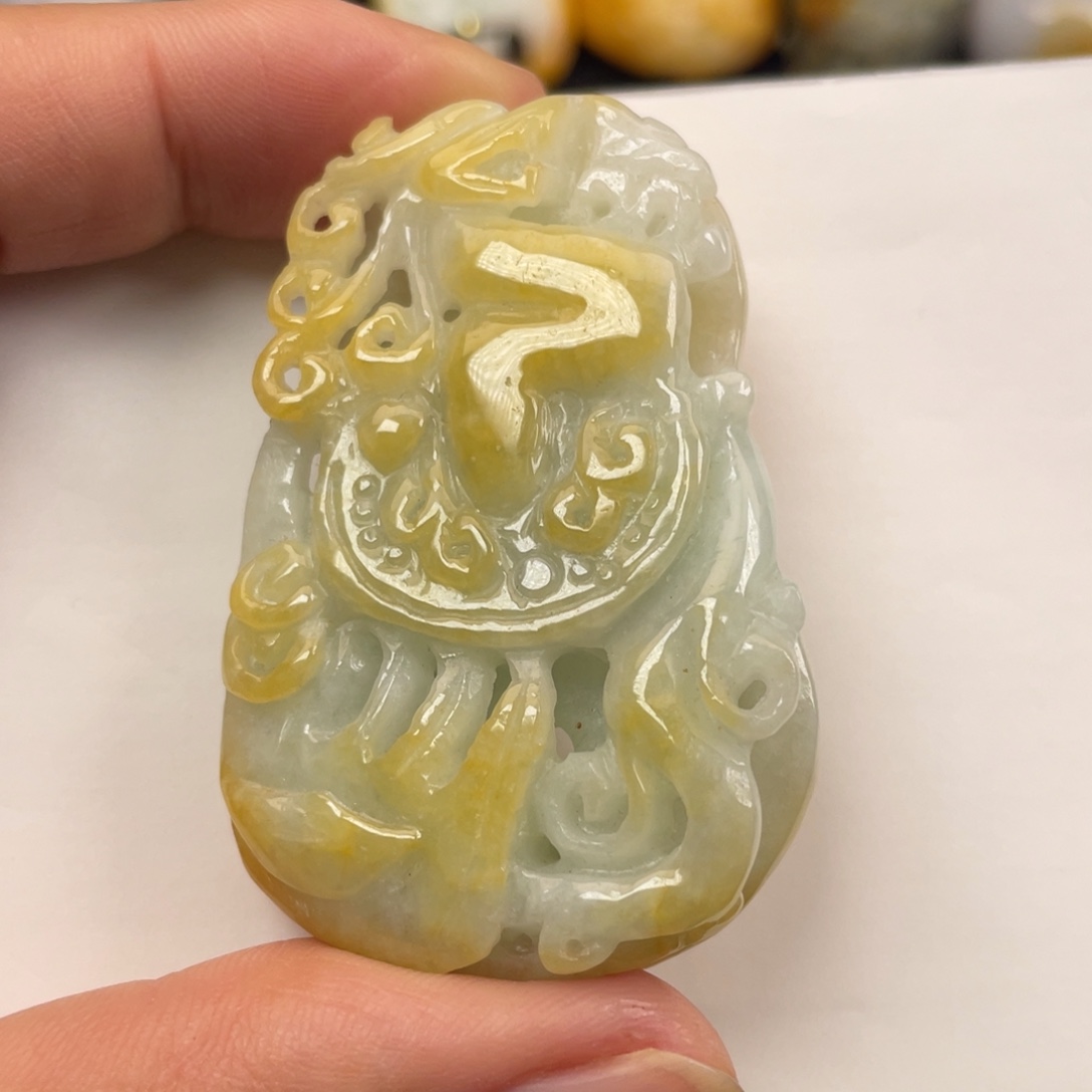 翡翠未镶嵌颈饰翡翠龙牌