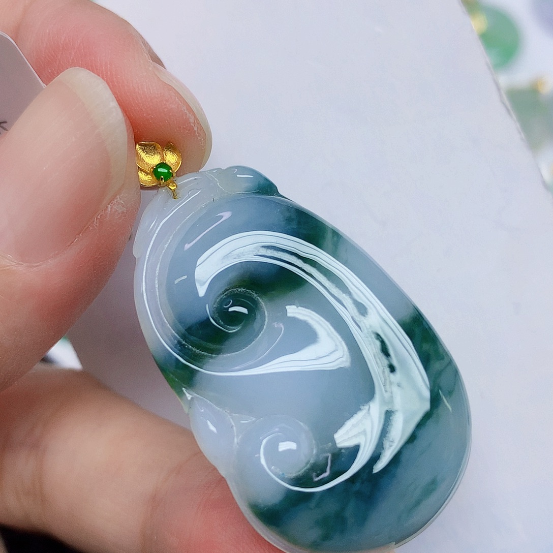 翡翠18K金镶嵌颈饰45689