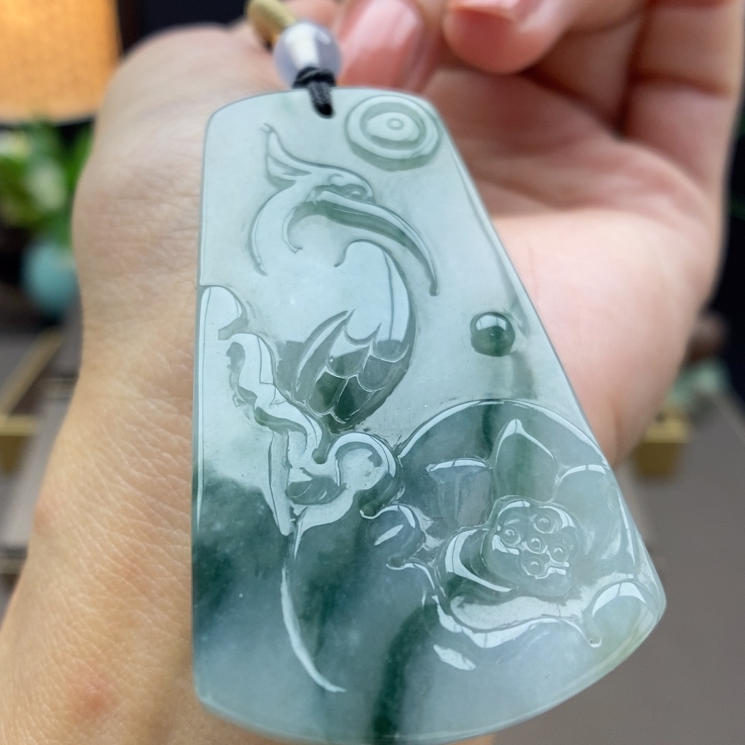 翡翠未镶嵌颈饰吊坠71