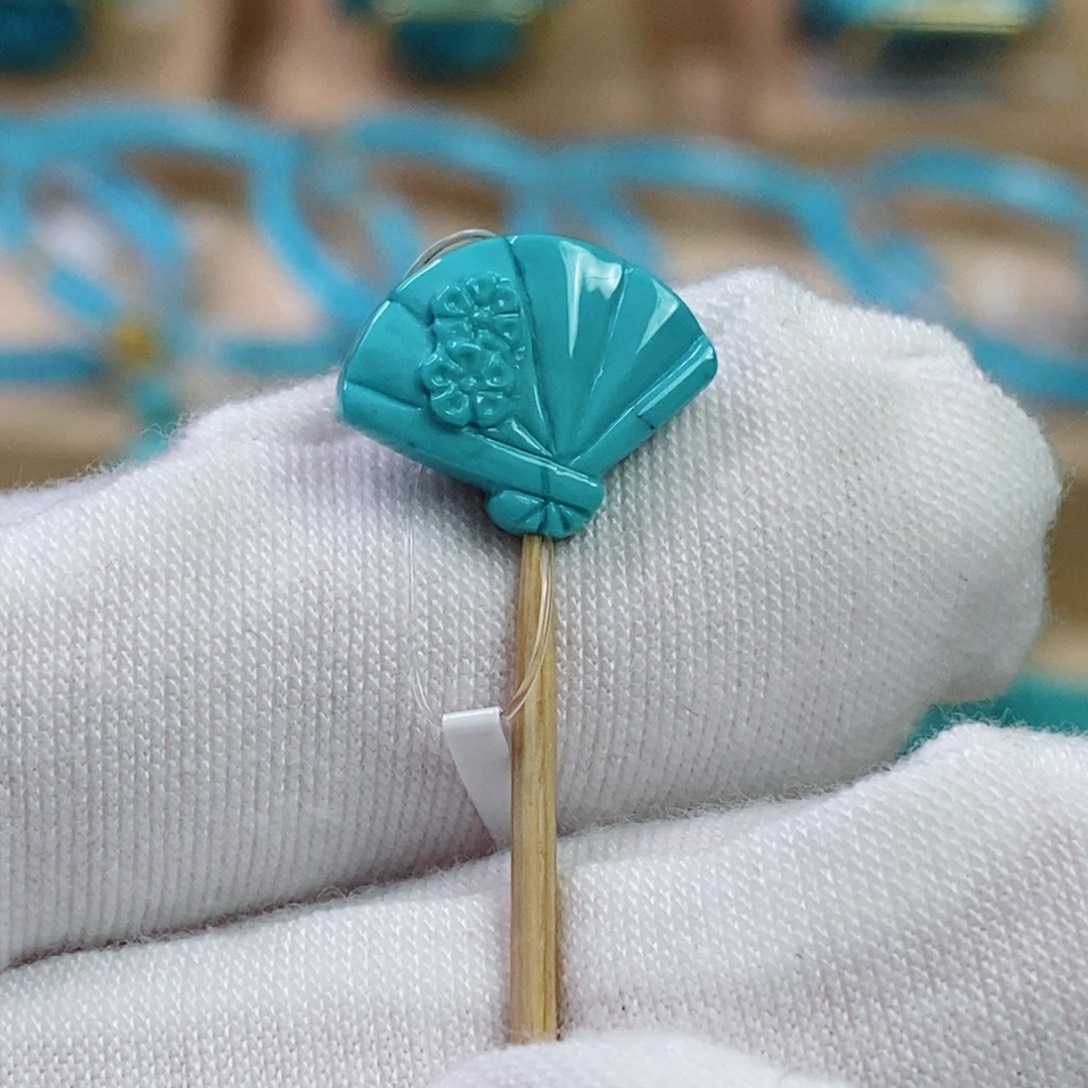 绿松石未镶嵌珠宝奇石