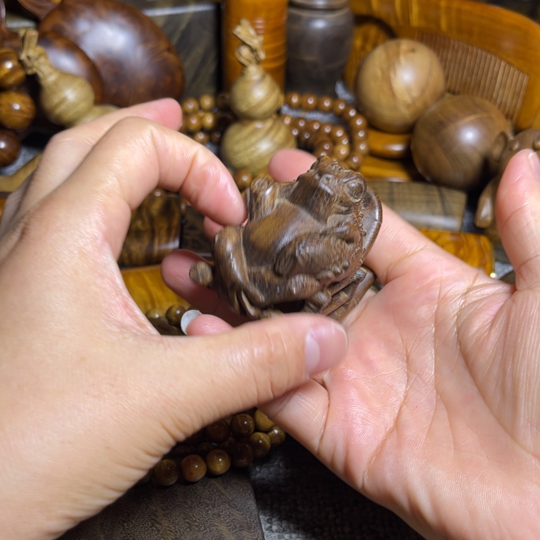 金丝楠乌金色青蛙老板