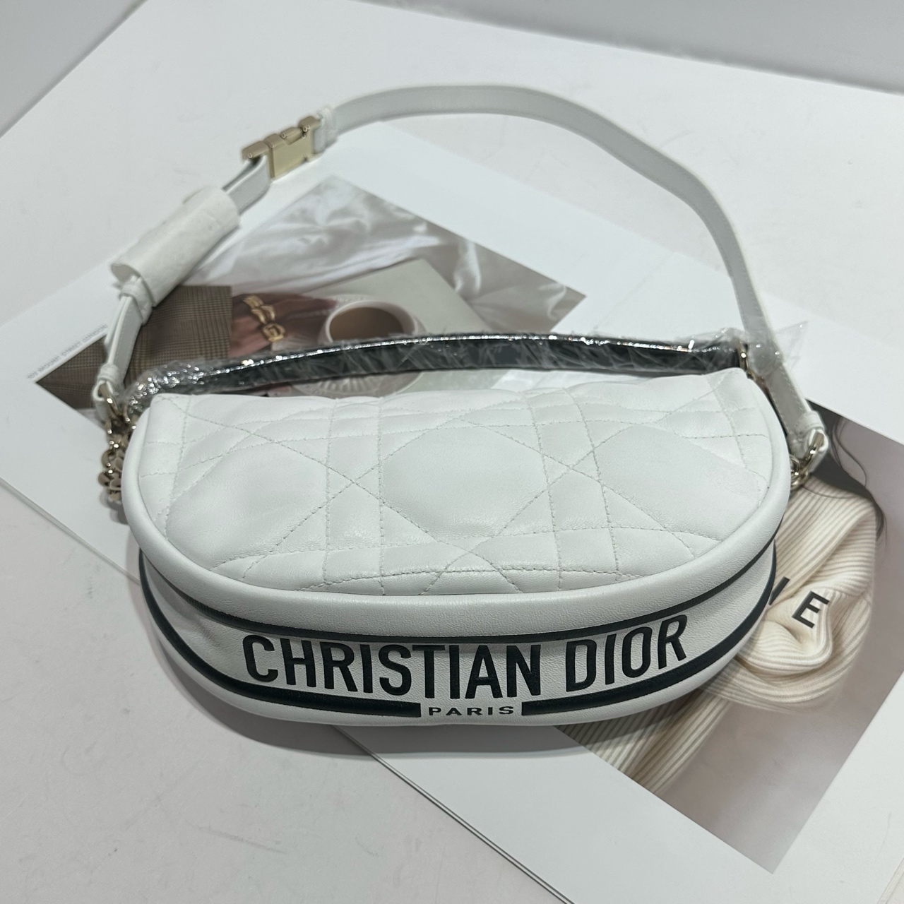 95新 DIOR/迪奥 珍甄 Vibe新款月亮斜挎包 36386