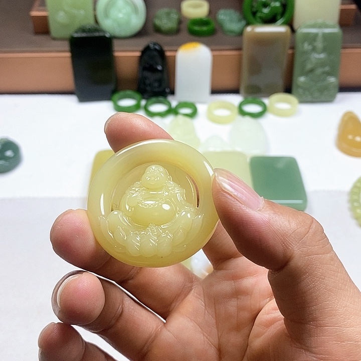 和田玉（糖玉）未镶嵌珠宝奇石