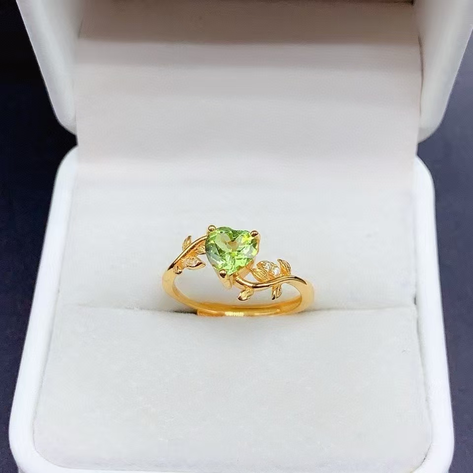 新款缅甸橄榄石戒指，S925精镶尺寸心形6mm A31