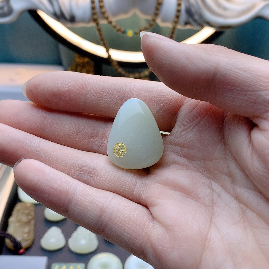 和田玉颈饰未镶嵌