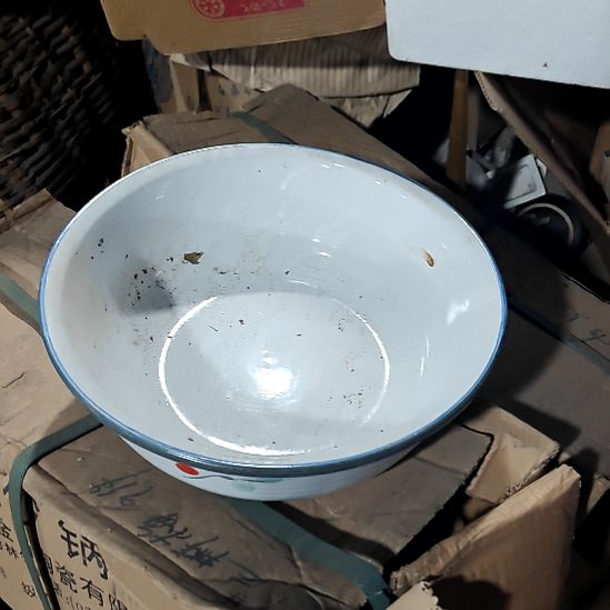 绿泥盘子碗茶壶啥都有