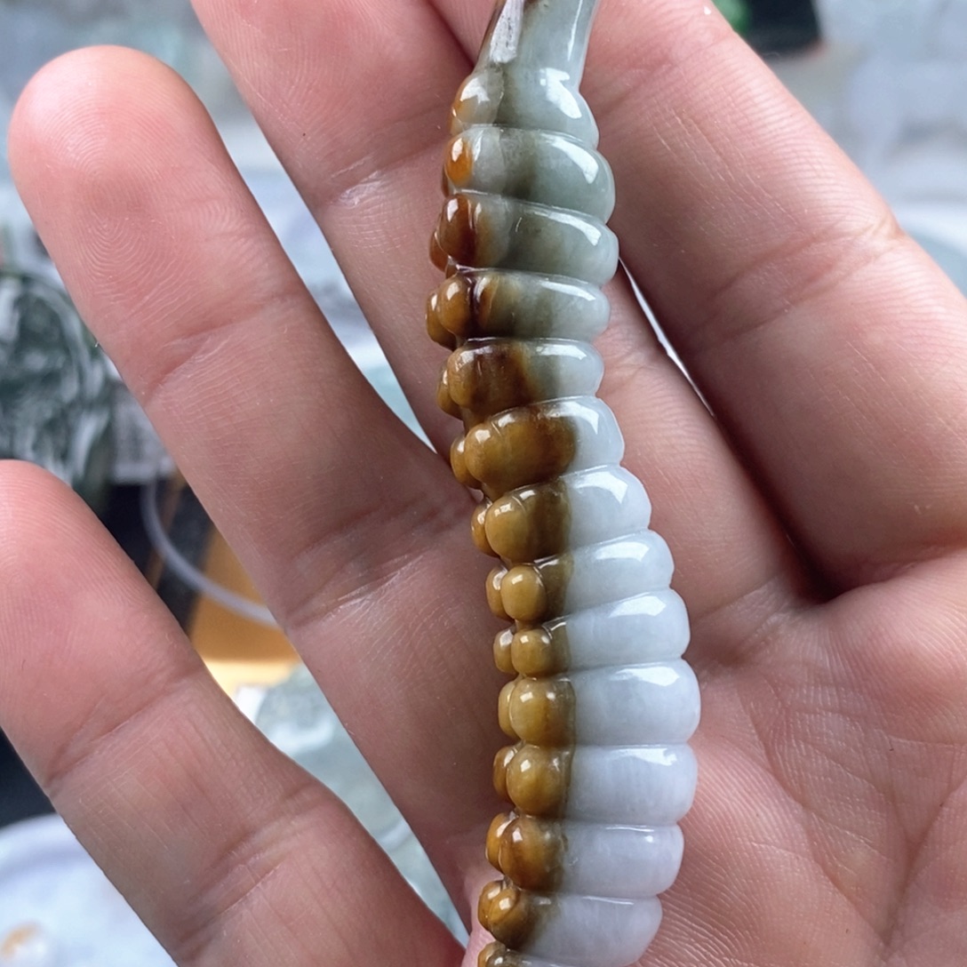 彼***>翡翠未镶嵌吊坠(不含链)