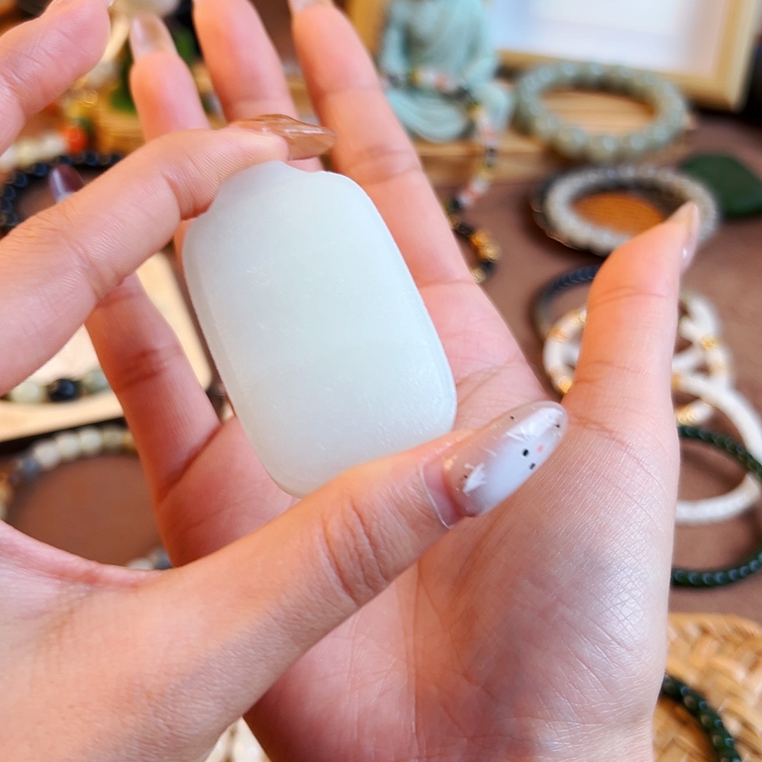 猩***猩和田玉未镶嵌手串