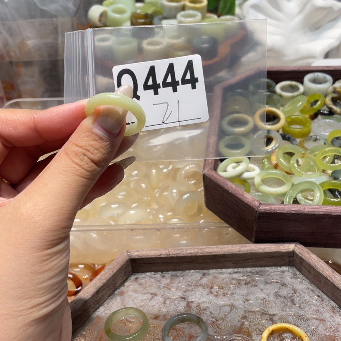 岫玉未镶嵌戒指444