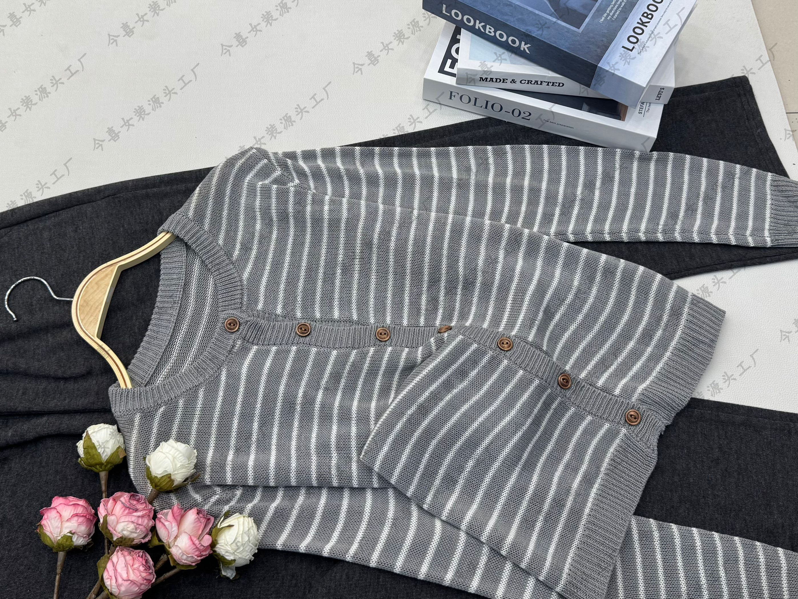 【灰色条纹开衫】新款时尚百搭休闲长袖上衣QC3813