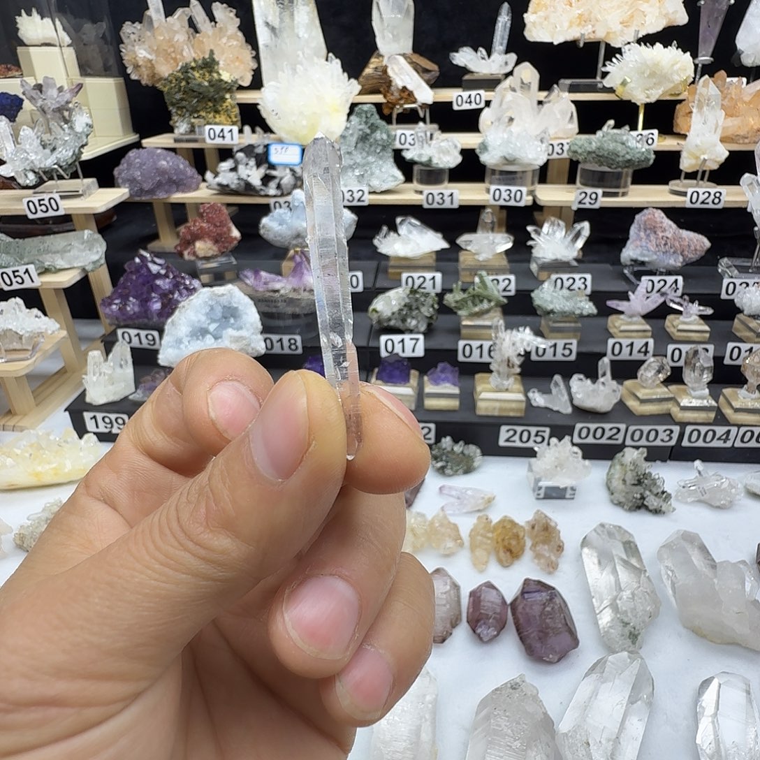 R***r石材天然水晶摆件