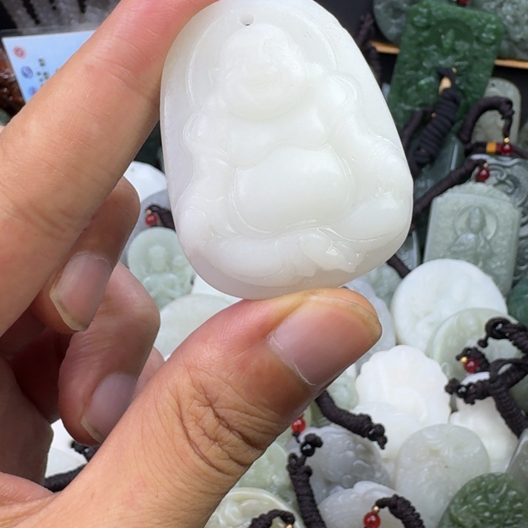 颈饰未镶嵌和田玉