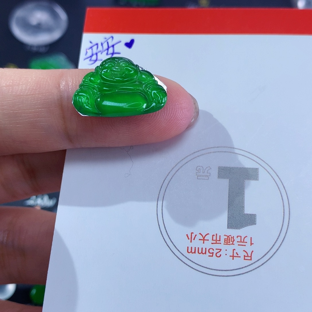 翡翠颈饰未镶嵌天然翡翠高冰佛公