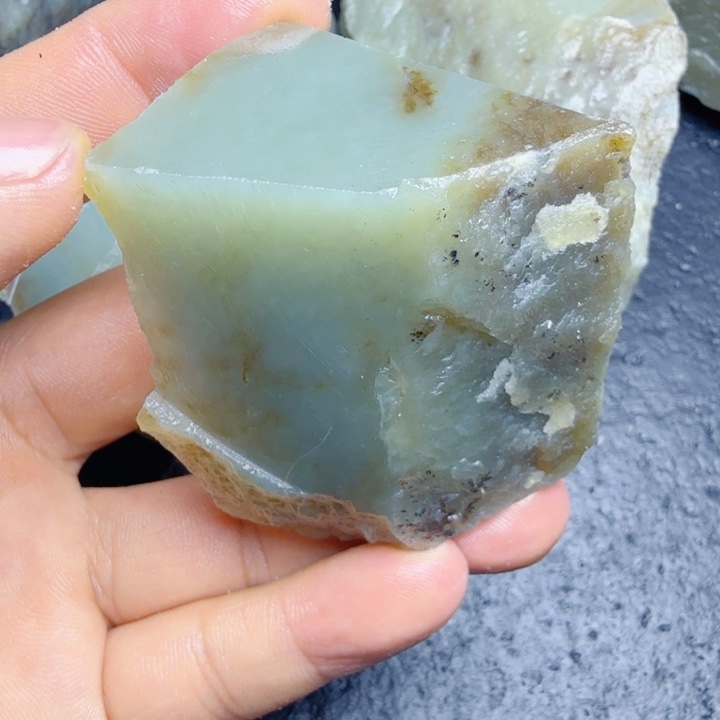 和田玉（糖玉）未镶嵌珠宝奇石