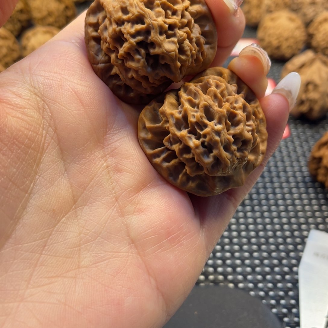 Z*。秦岭小王文玩核桃