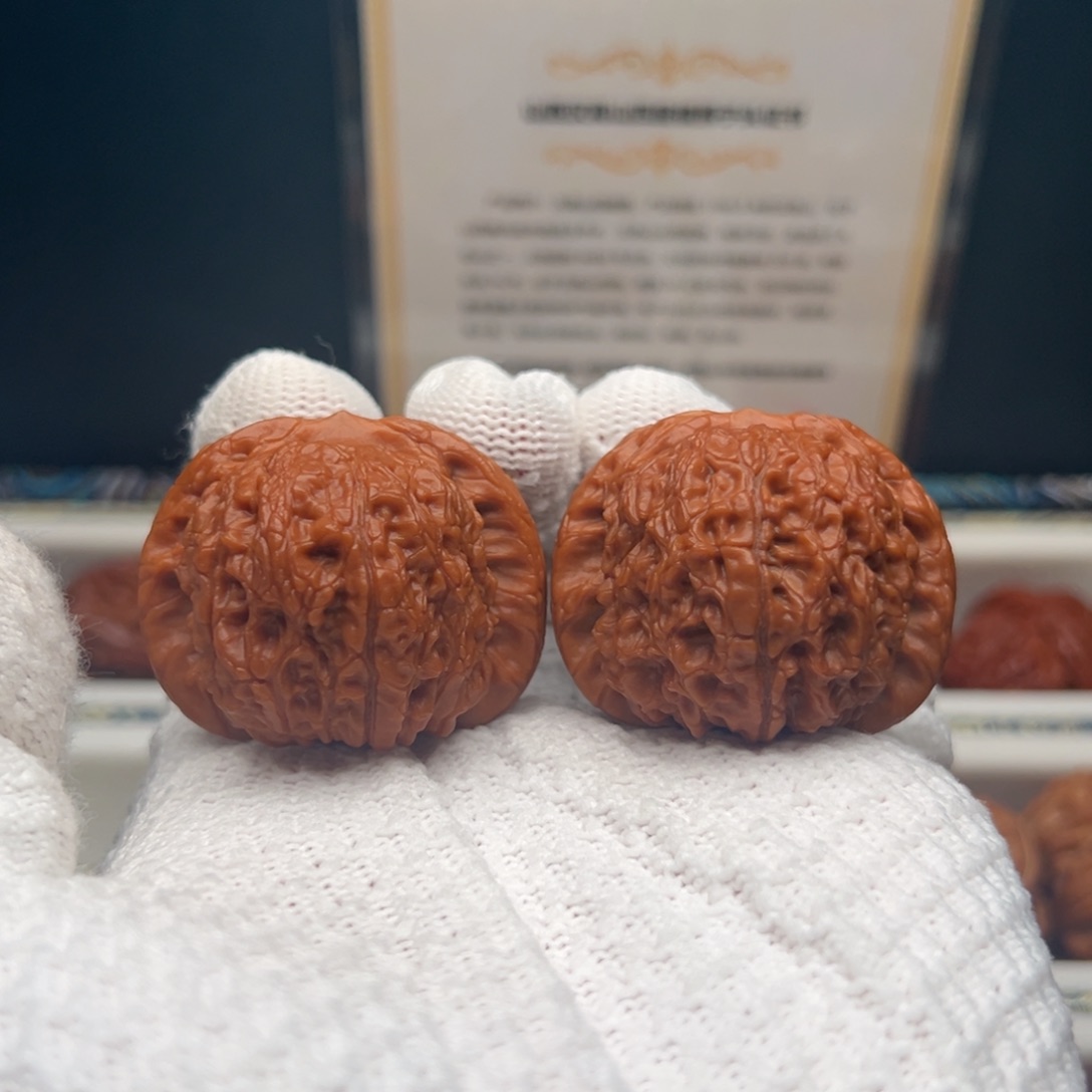 文玩核桃吊坠血麒麟42