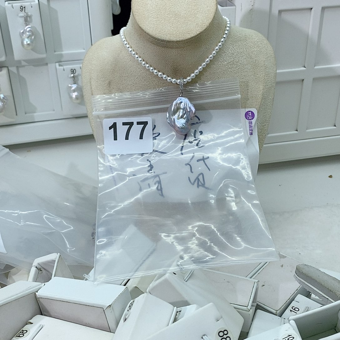 淡水珍珠颈饰合金