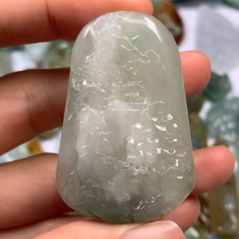 翡翠颈饰未镶嵌翡翠