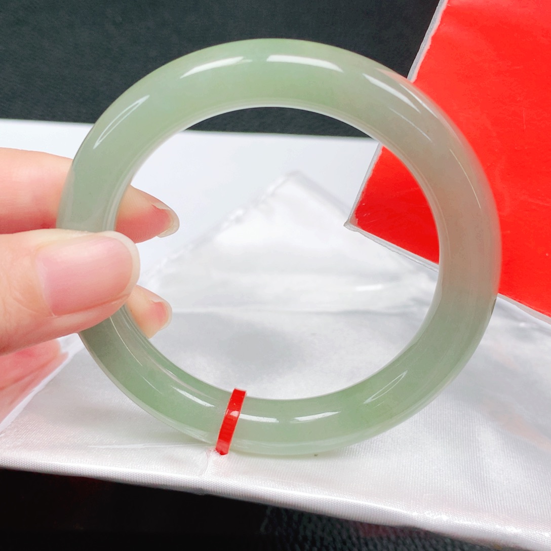 翡翠未镶嵌手镯54圈