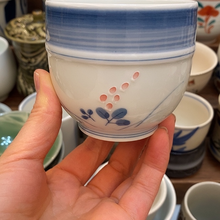    中古物品默认微瑕，谨慎参拍，满18包邮！