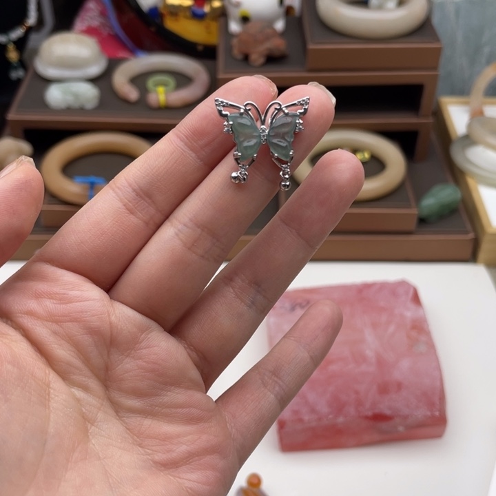 石英质玉颈饰未镶嵌