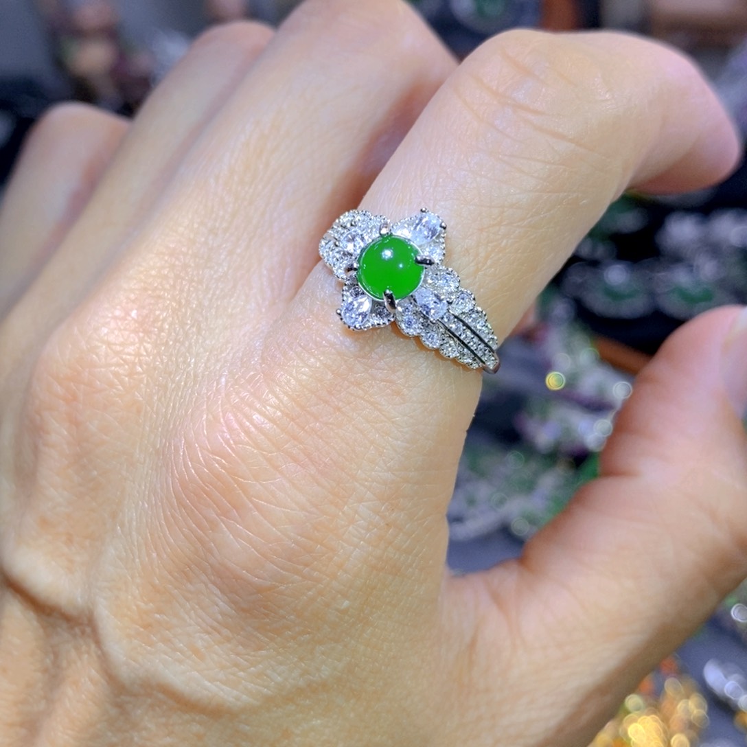 翡翠颈饰银S925镶嵌天然翡翠