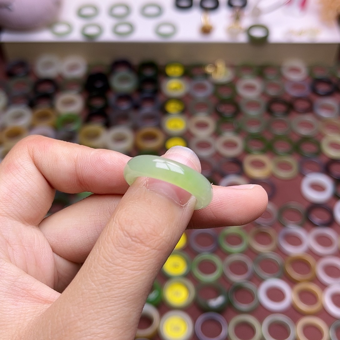和田玉戒指未镶嵌17码 薄荷绿