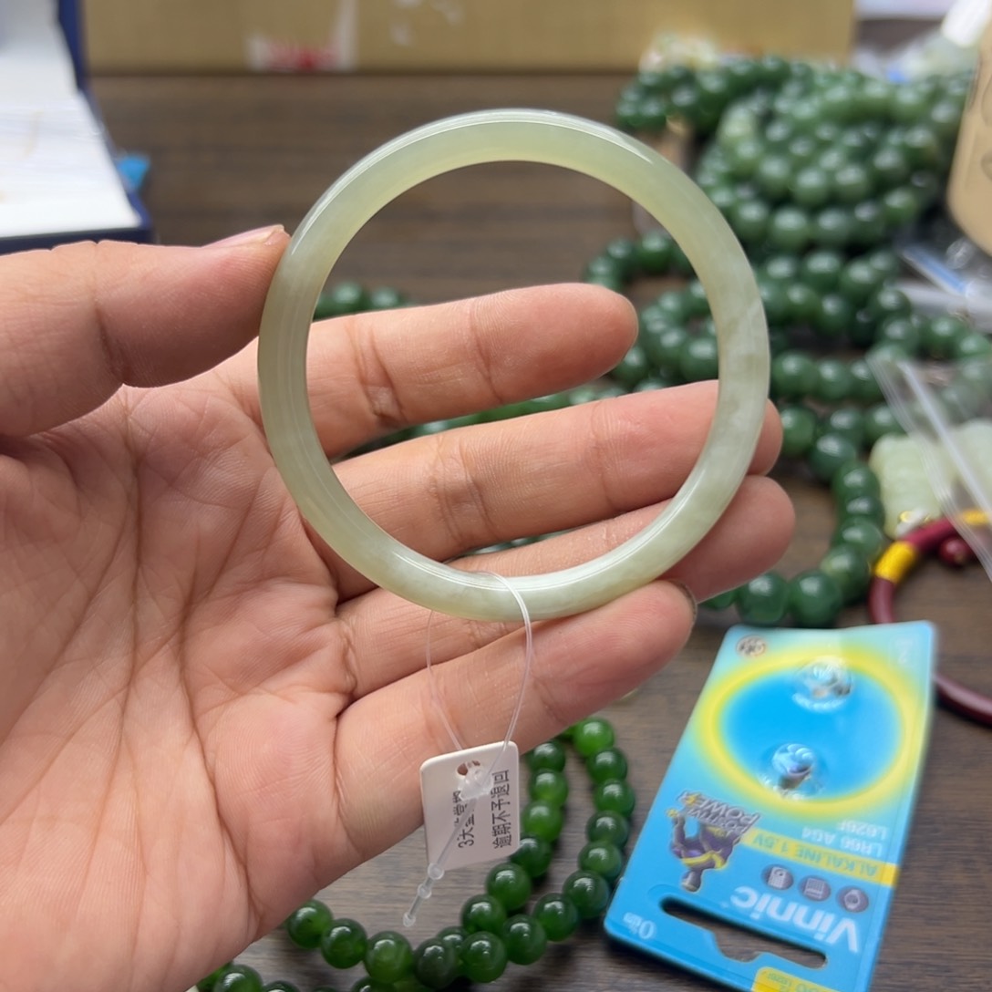 和田玉手镯未镶嵌53圈围61