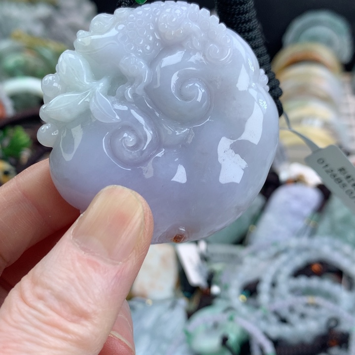 翡翠颈饰未镶嵌吊坠