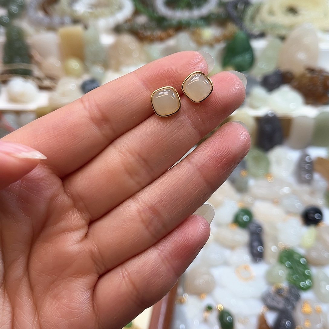 和田玉耳钉银S925镶嵌