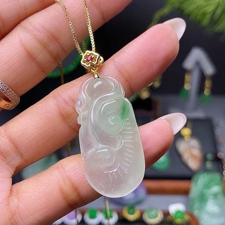 吊坠(赠链)未镶嵌翡翠