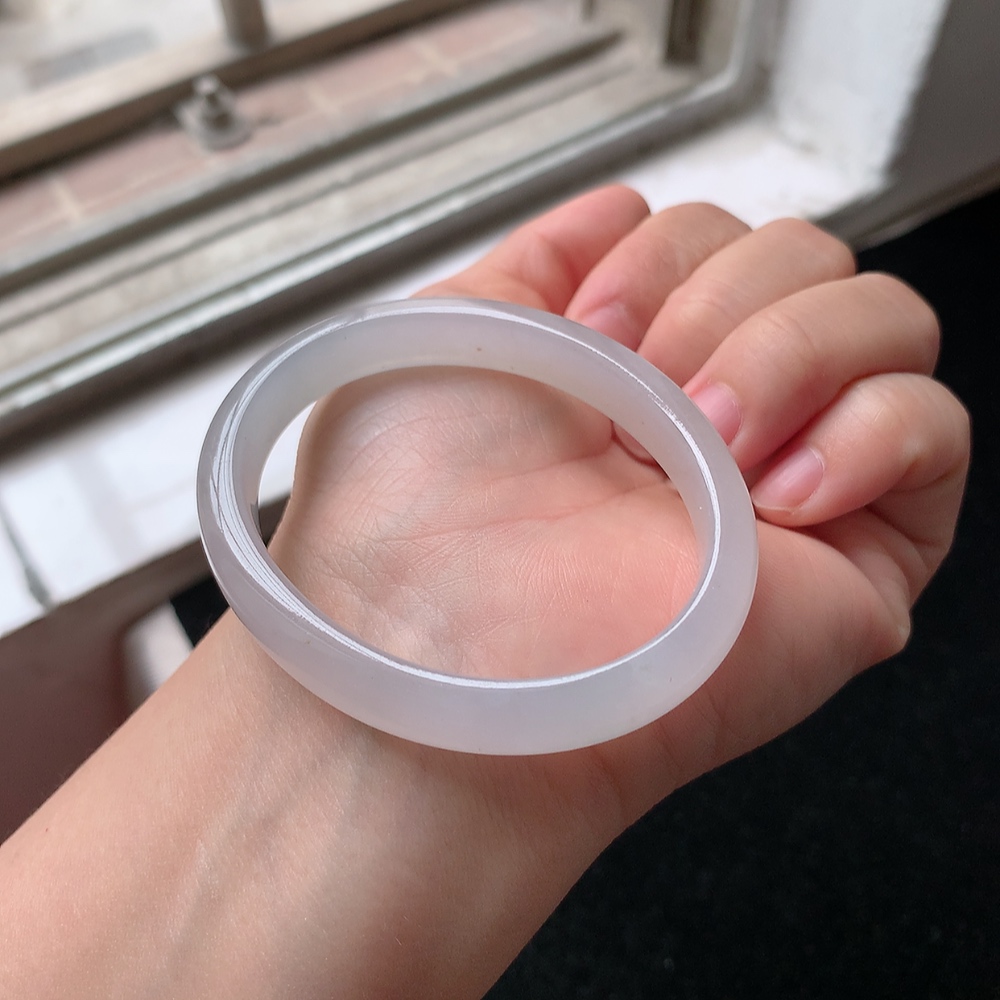 1522号 缅甸天然A货翡翠53圈口冰润起光白月光贵妃手镯