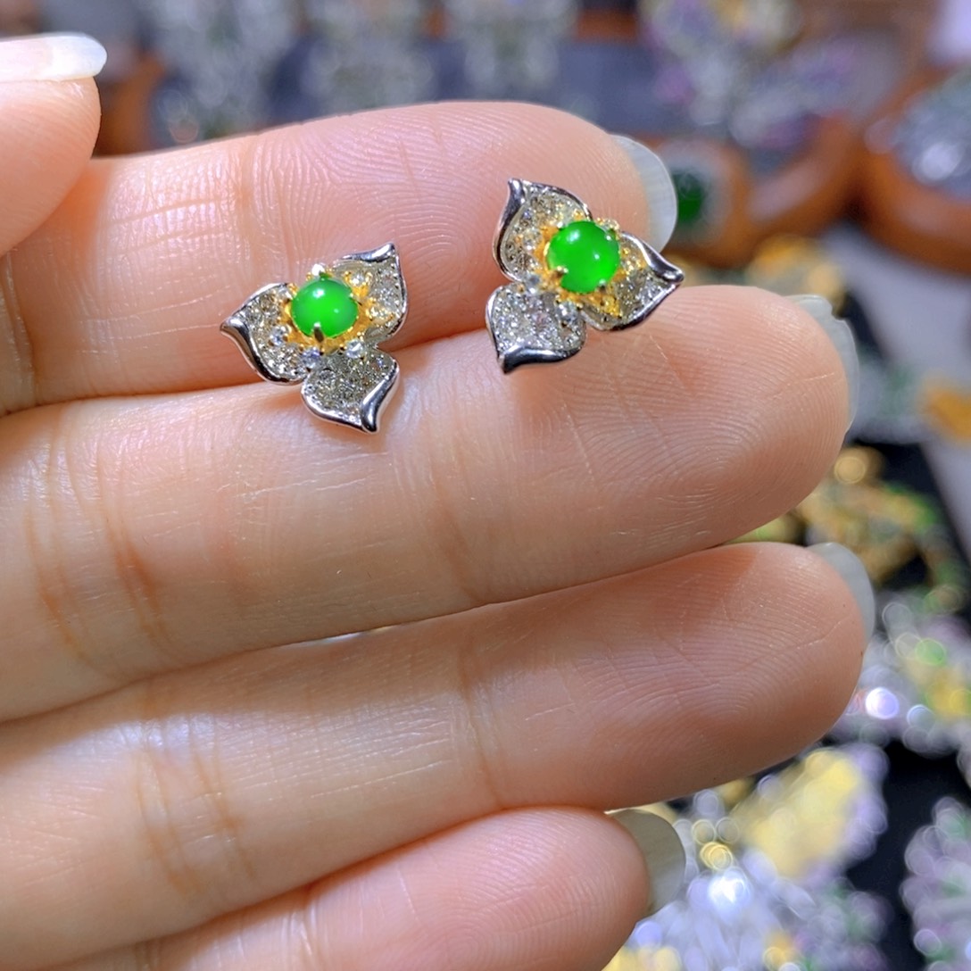 翡翠颈饰银S925镶嵌天然翡翠