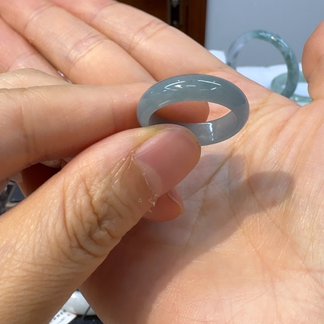 颈饰未镶嵌翡翠指圈