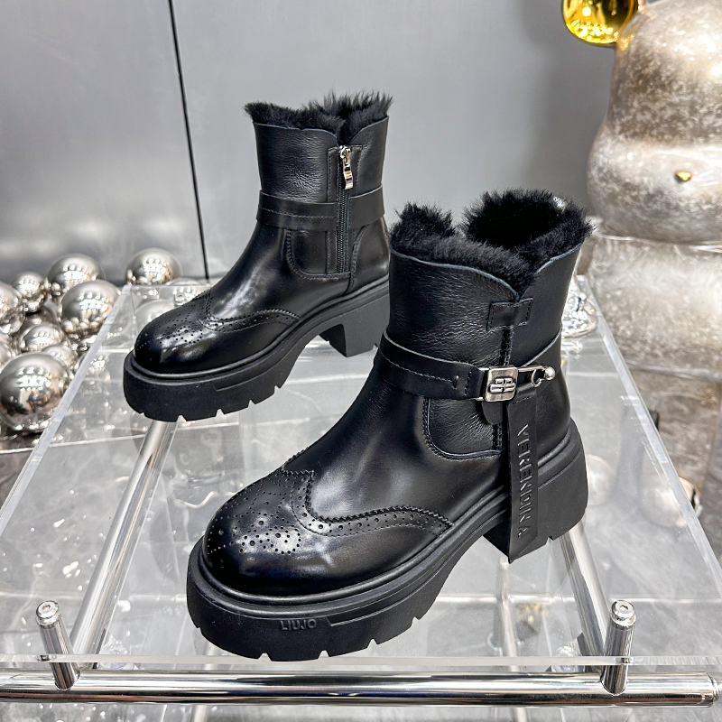 2025冬季新款厚底真皮时尚休闲羊皮毛一体黑色雪地靴女3122-10