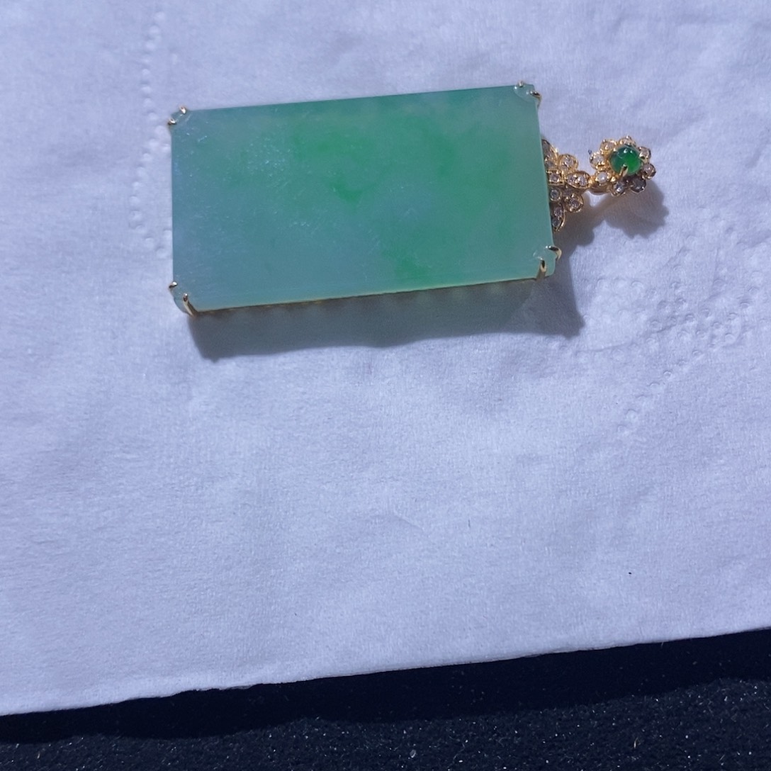 翡翠吊坠(不含链)18K金镶嵌